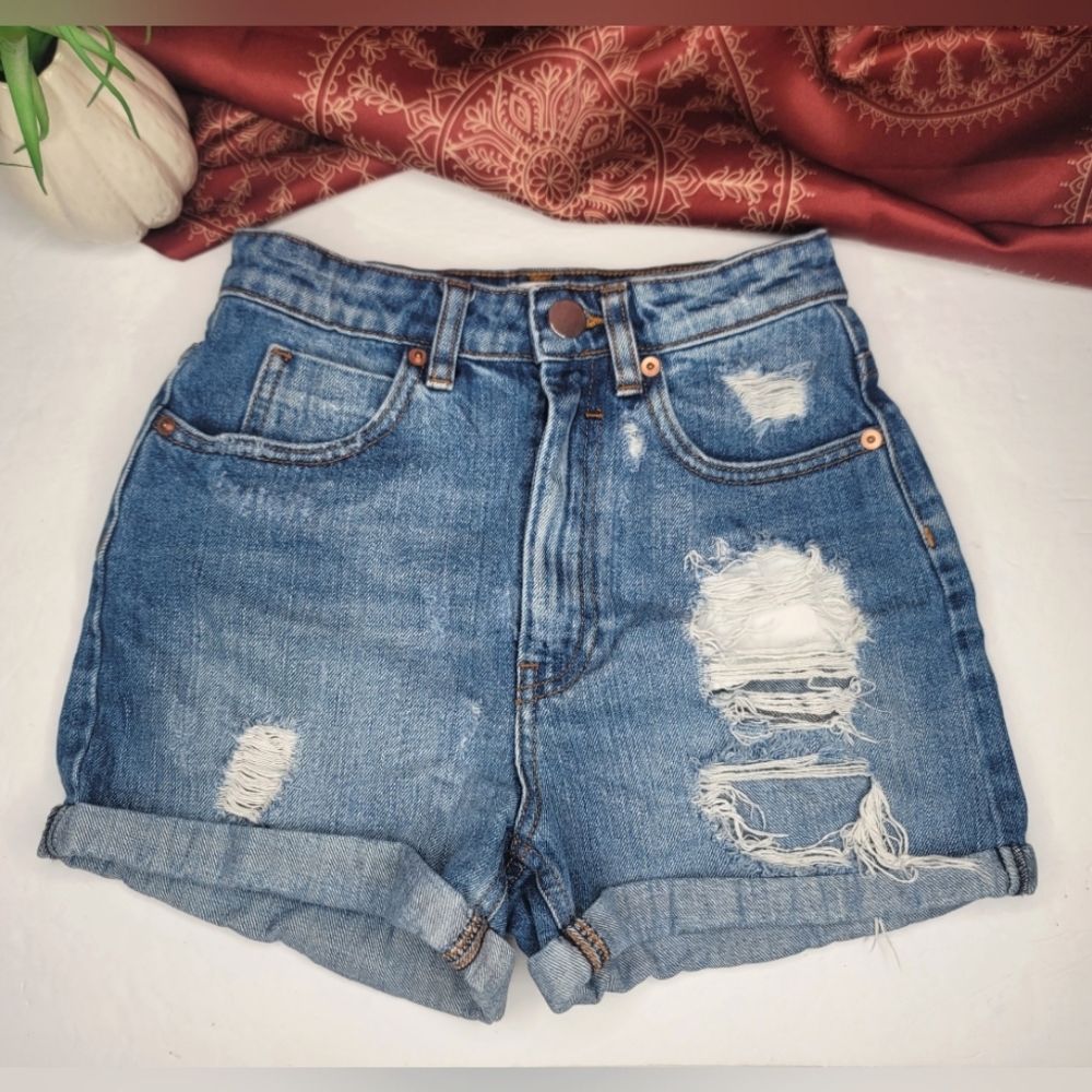 Asos Distressed Deinm Shorts High Waist Size 2